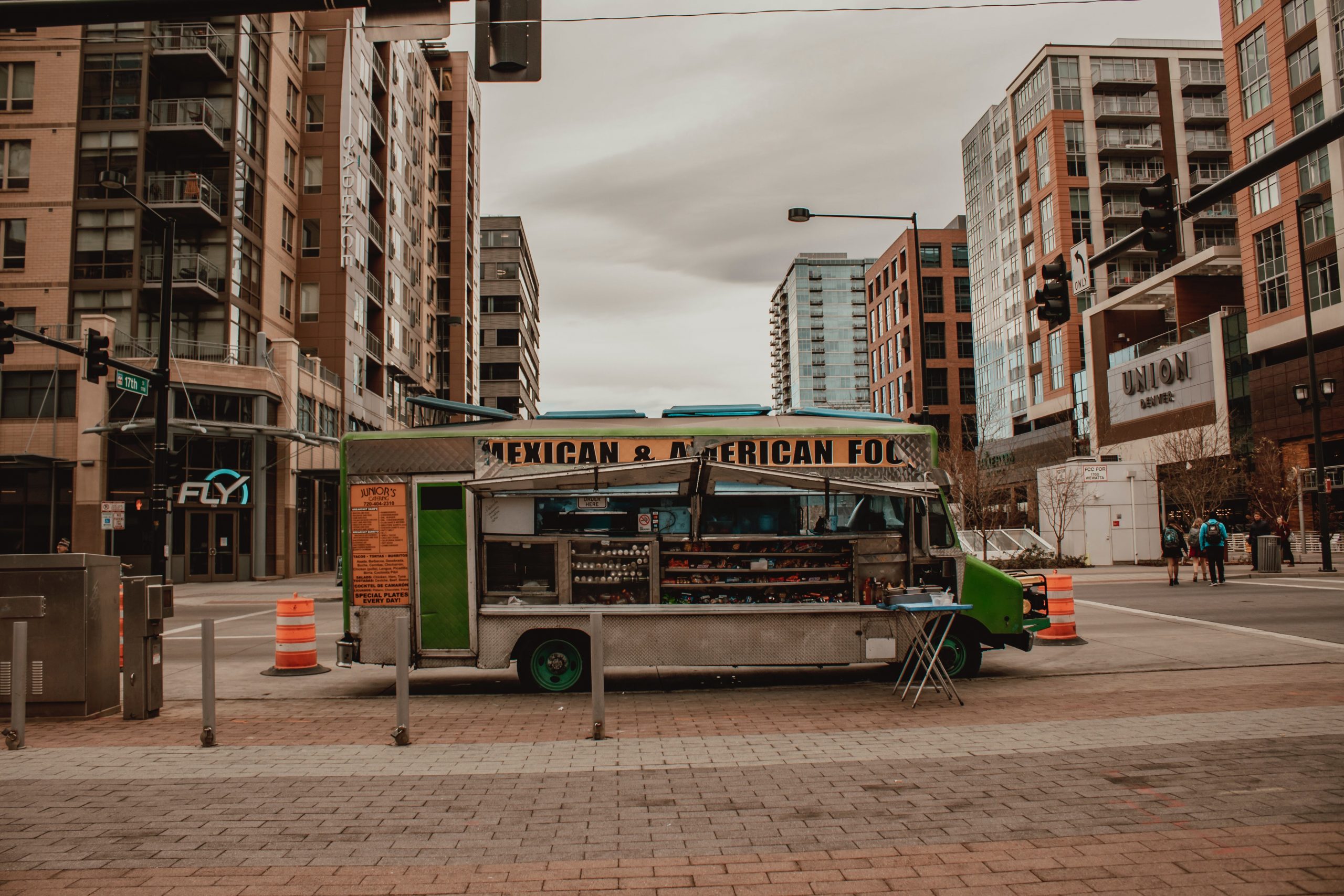 red foodtruck